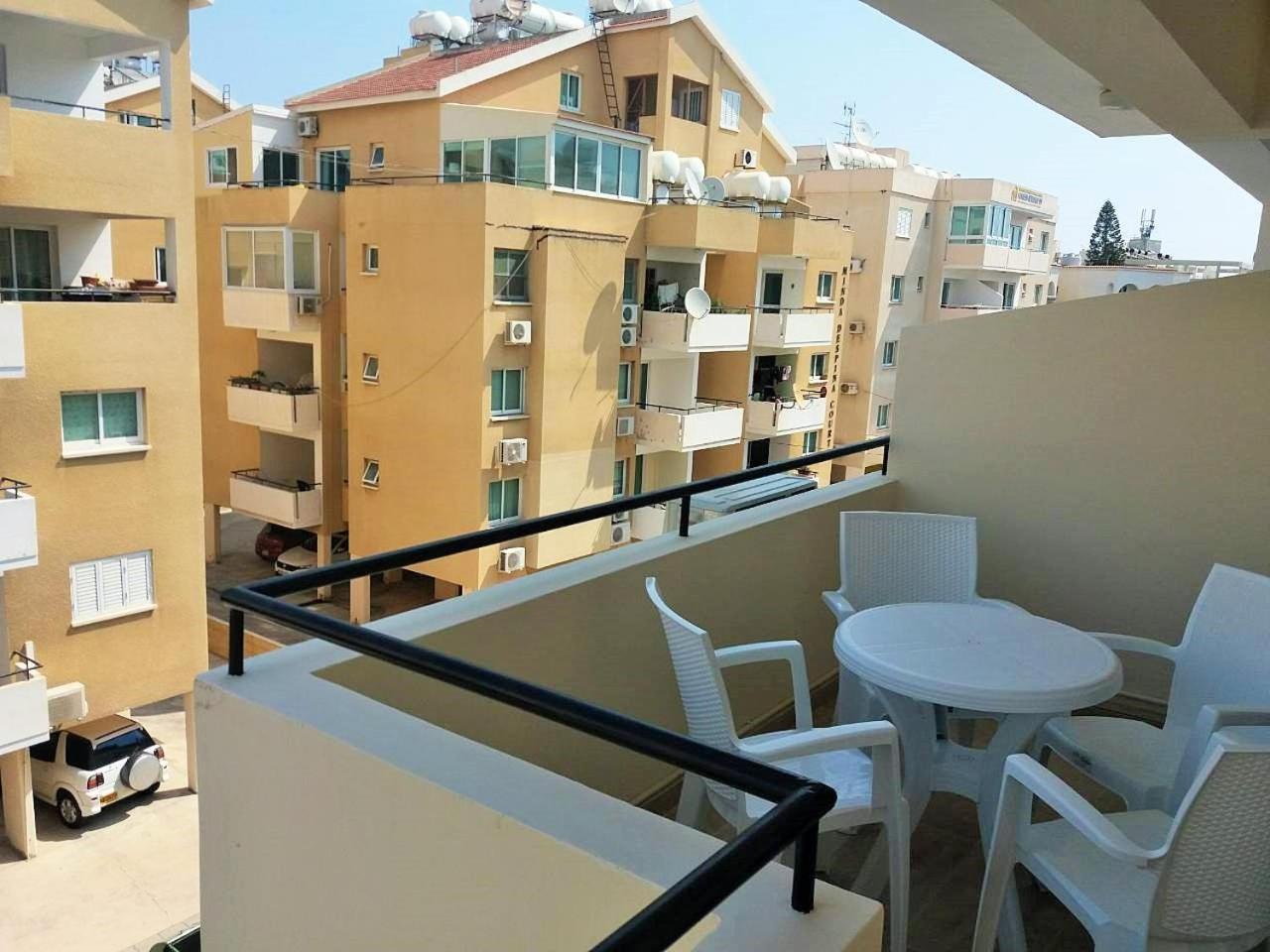 Apartment 301 Carisa Napa - Holiday Flats ลาร์นาคา ภายนอก รูปภาพ